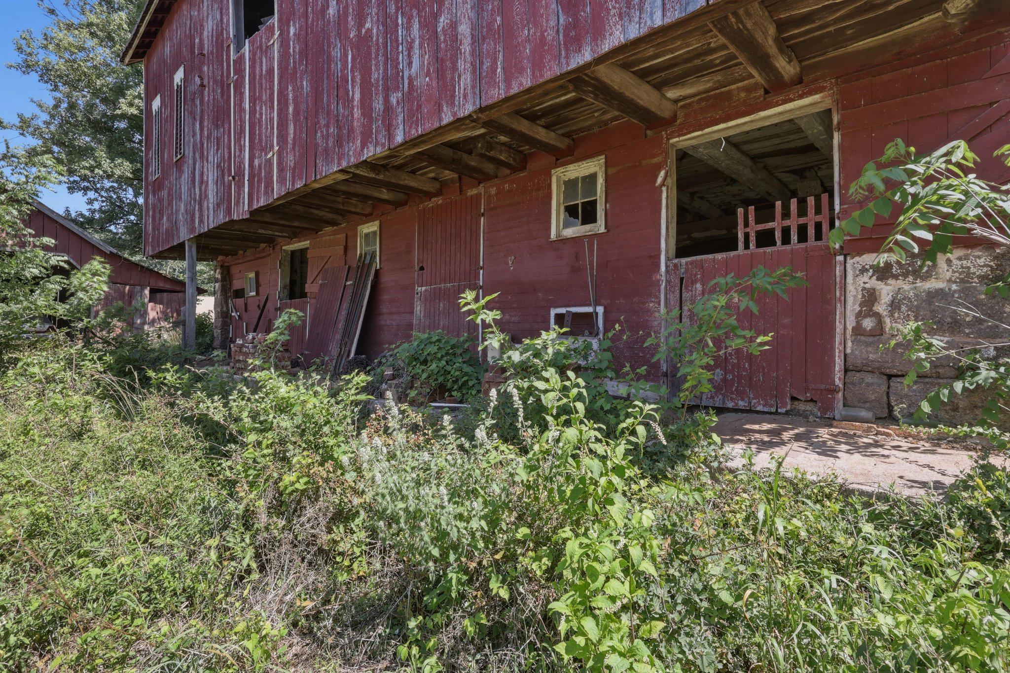 2519 & 2511 Robert Arthur Rd Property Photo 64