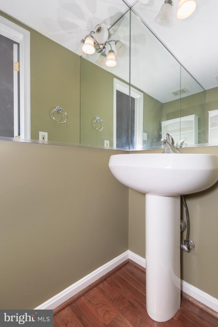 227 Lodestone Ct Property Photo 8