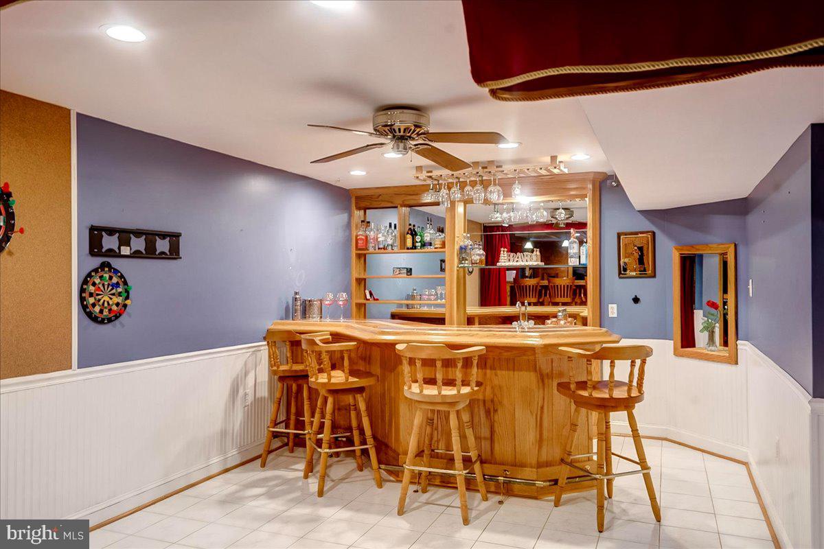 5764 Oyster Bay Dr Property Photo 4