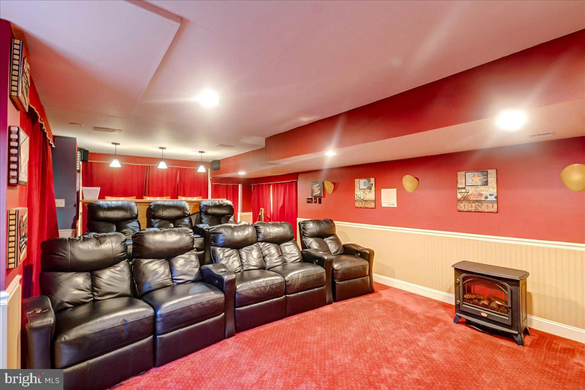 5764 Oyster Bay Dr Property Photo 5