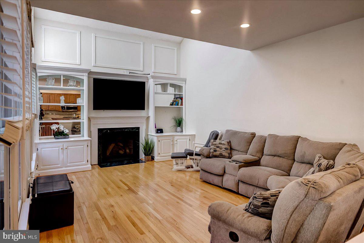 5764 Oyster Bay Dr Property Photo 16