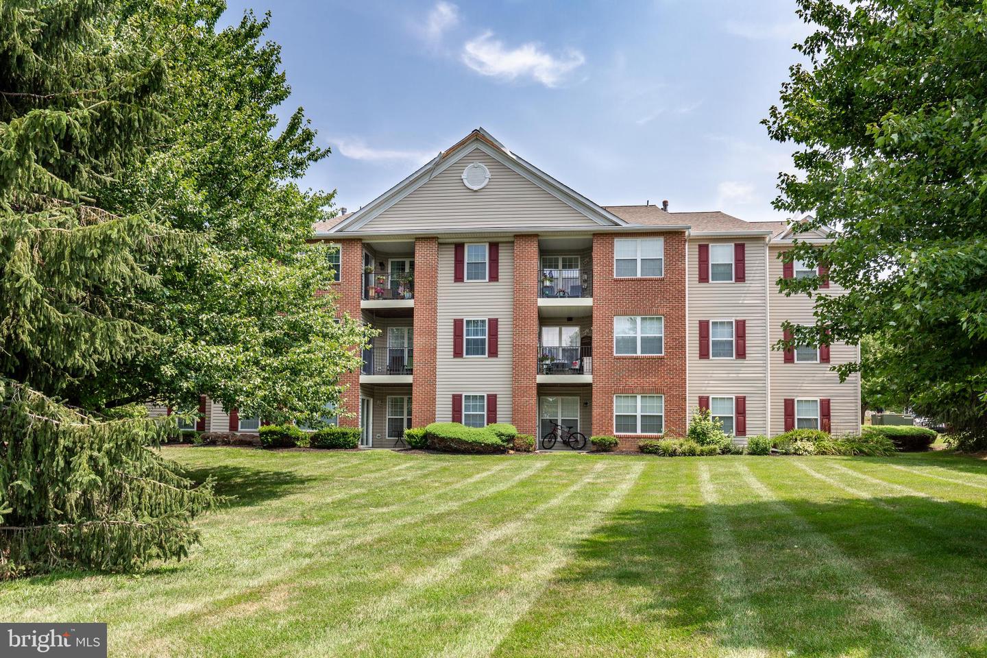 3830 NORMANDY DR #1C Property Photo 1