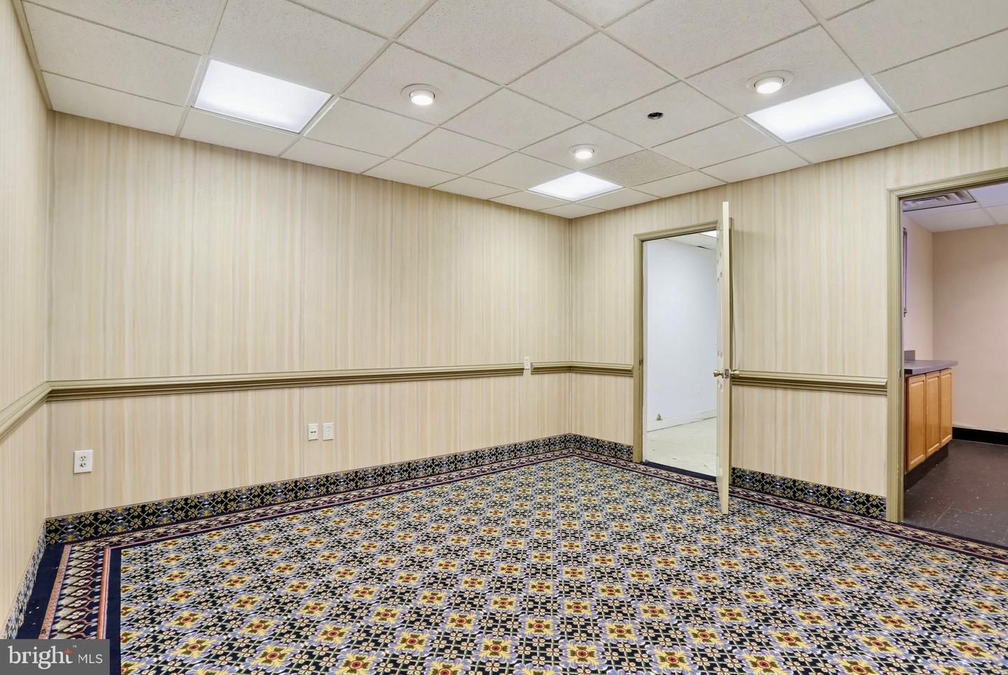 505 Jermor Ln Property Photo 26