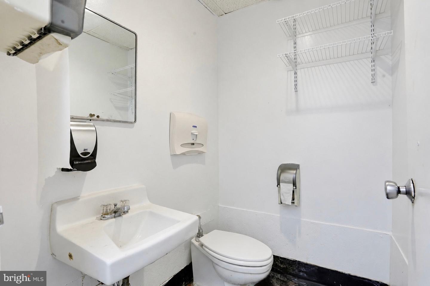 505 Jermor Ln Property Photo 56