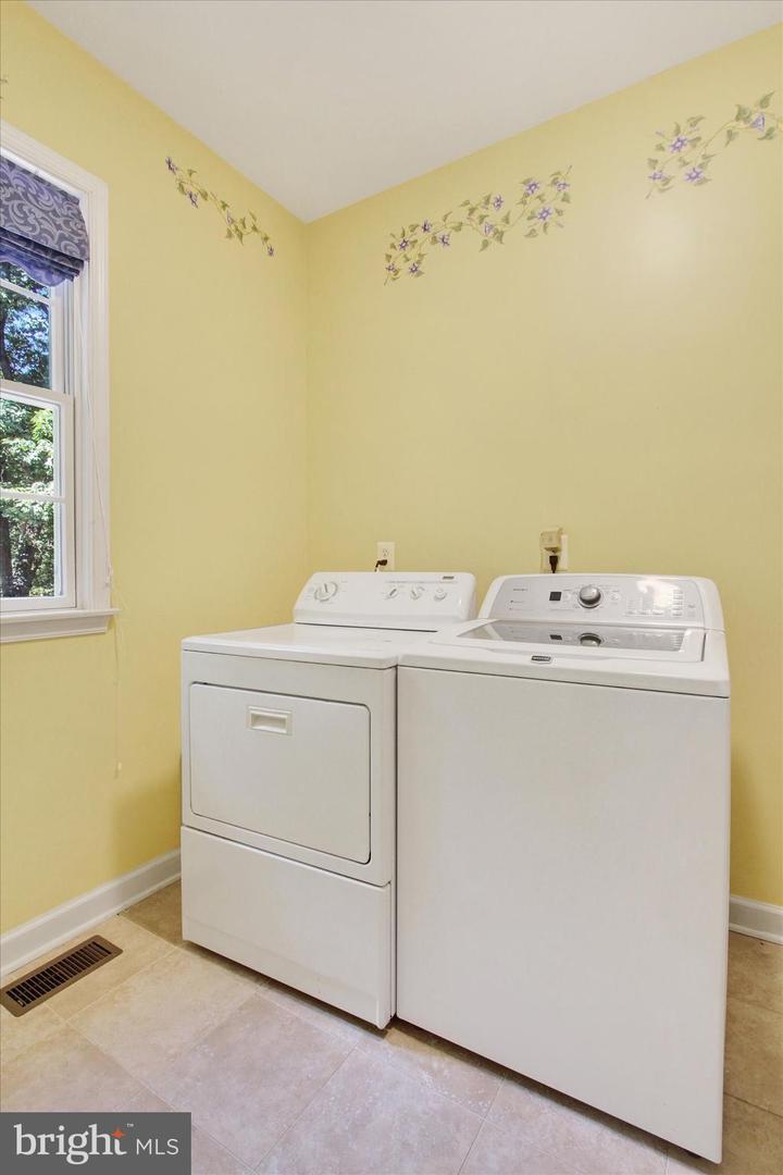 3088 Fenwick Dr Property Photo 23