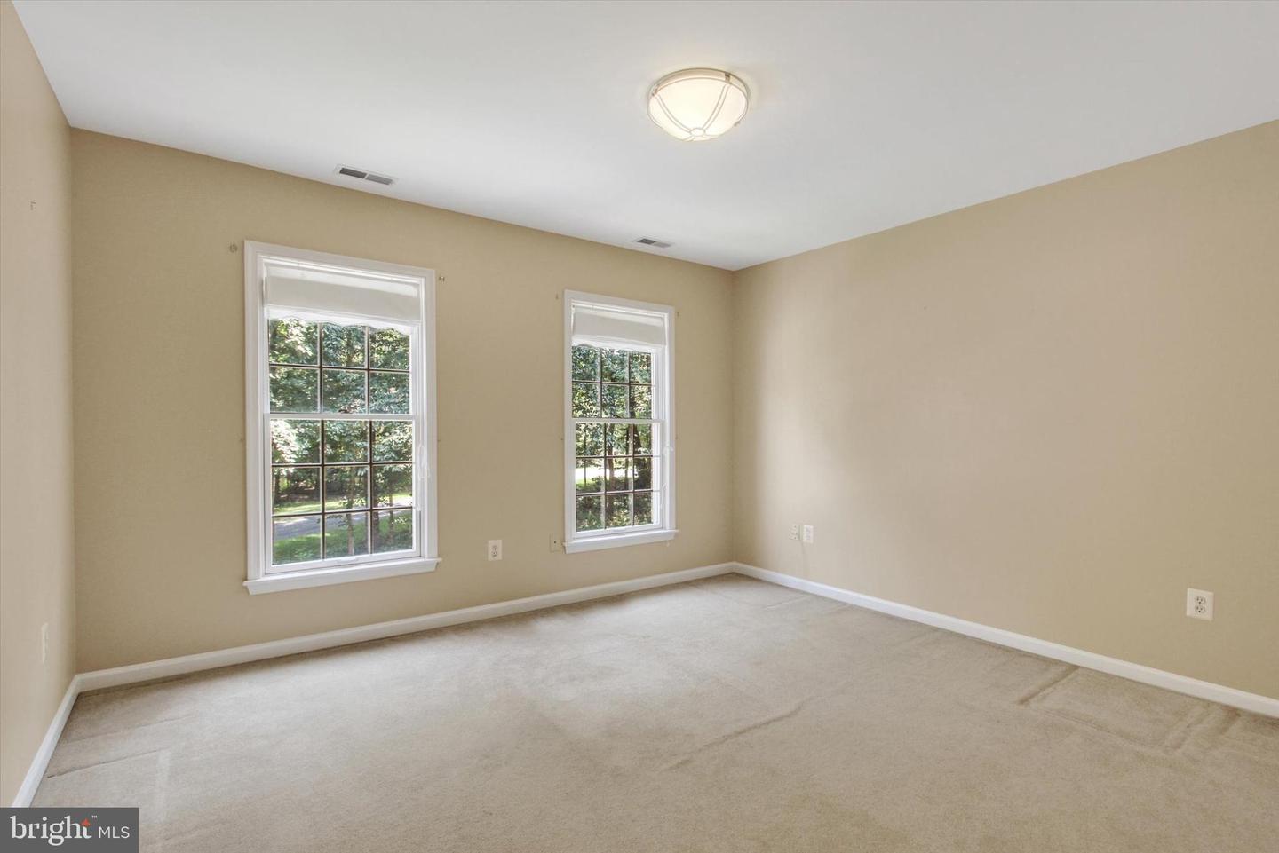 3088 Fenwick Dr Property Photo 43