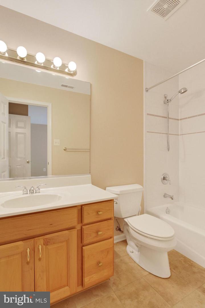 3088 Fenwick Dr Property Photo 44