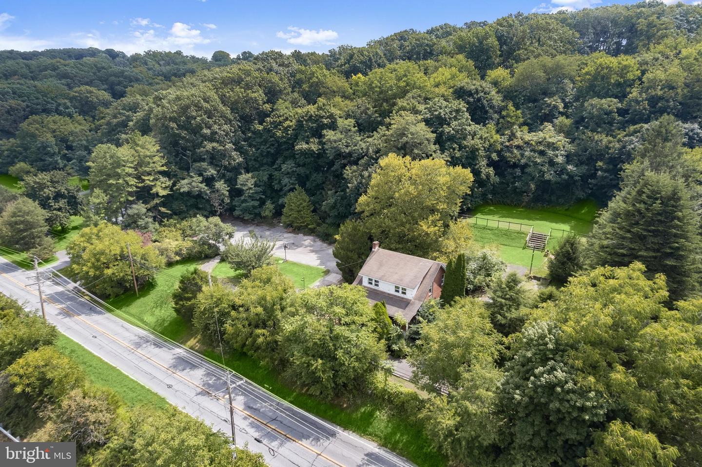 679 Old New Windsor Pike Property Photo 1