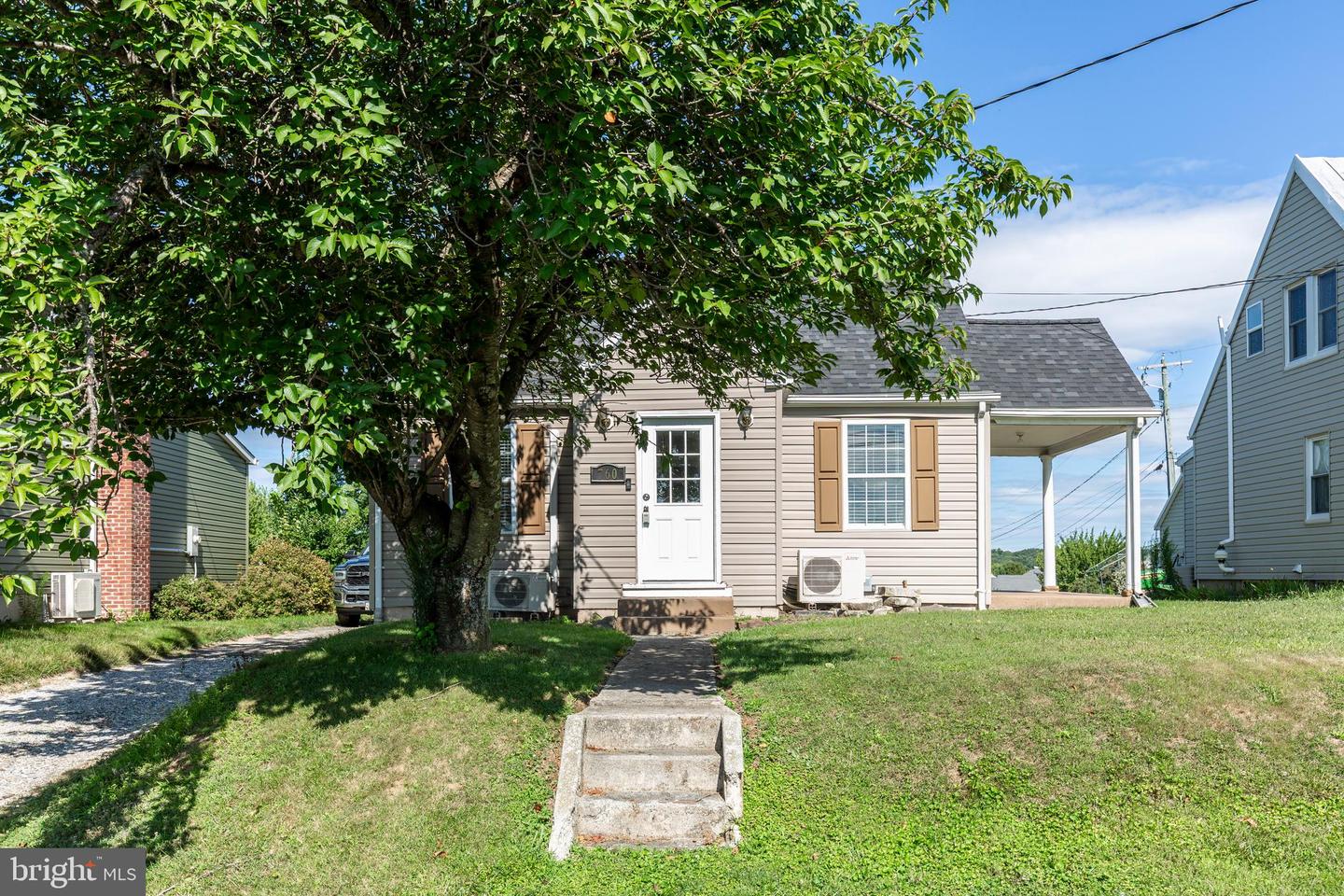 760 N Houcksville Rd Property Photo 1