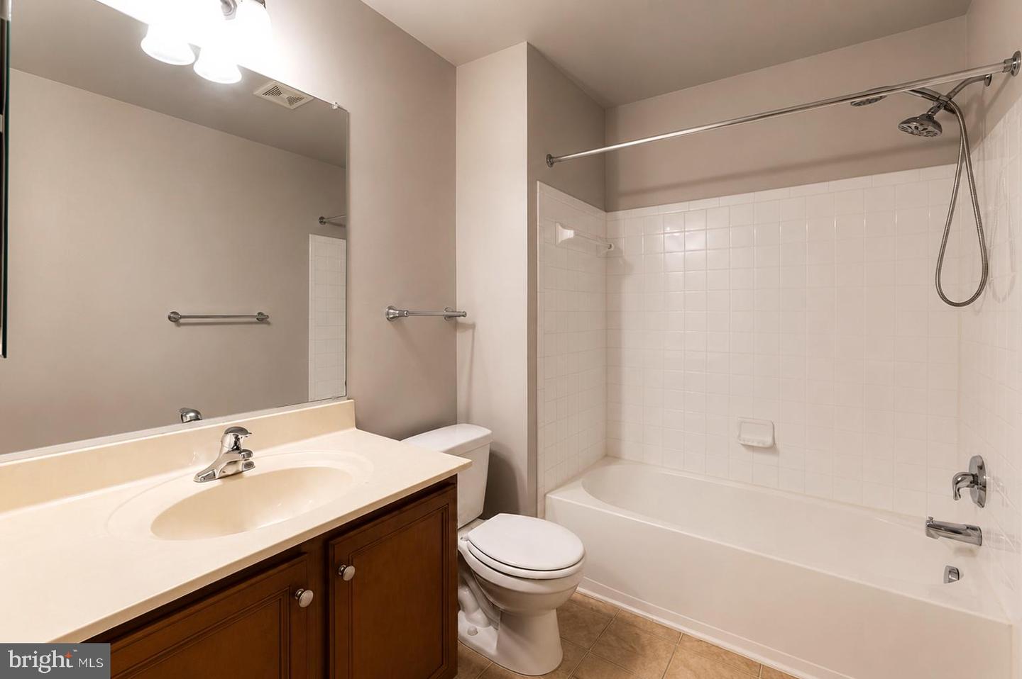 6488 Cornwall Dr #13 Property Photo 18