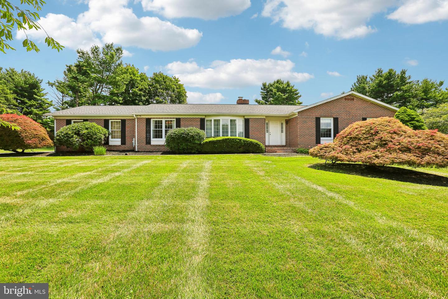 2215 Cherokee Dr Property Photo 1
