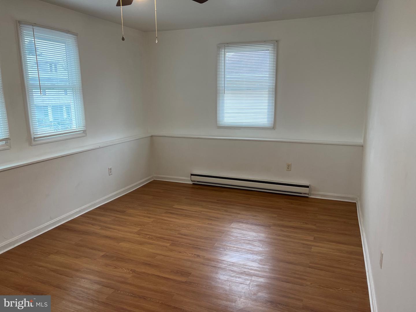 4015 Gill Ave #b Property Photo 3