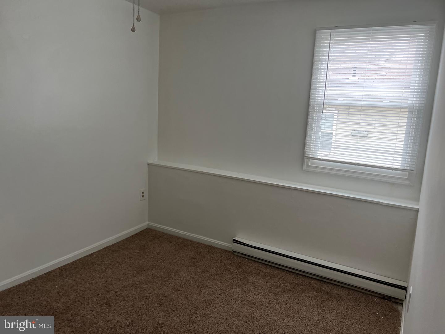4015 Gill Ave #b Property Photo 4