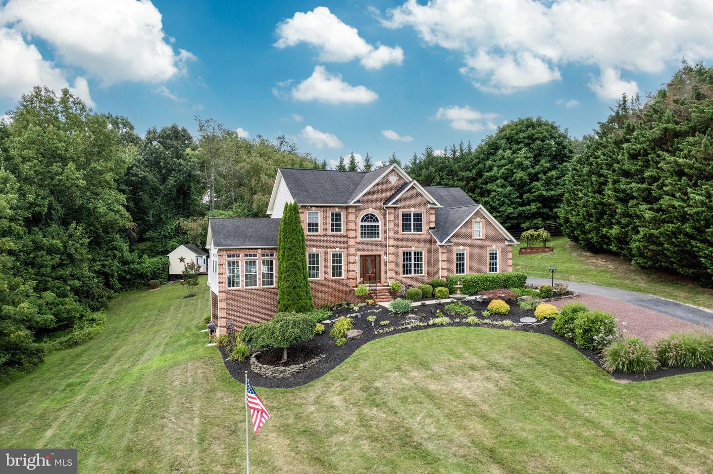 659 DOWNHILL DR