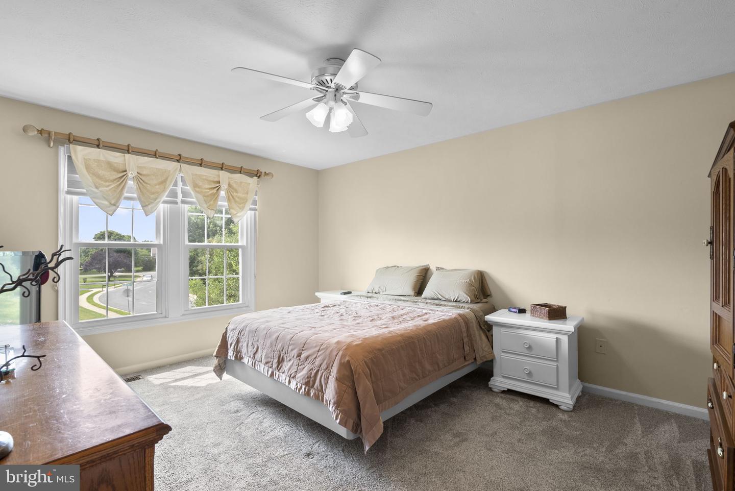 6025 Kennard Ct Property Photo 19
