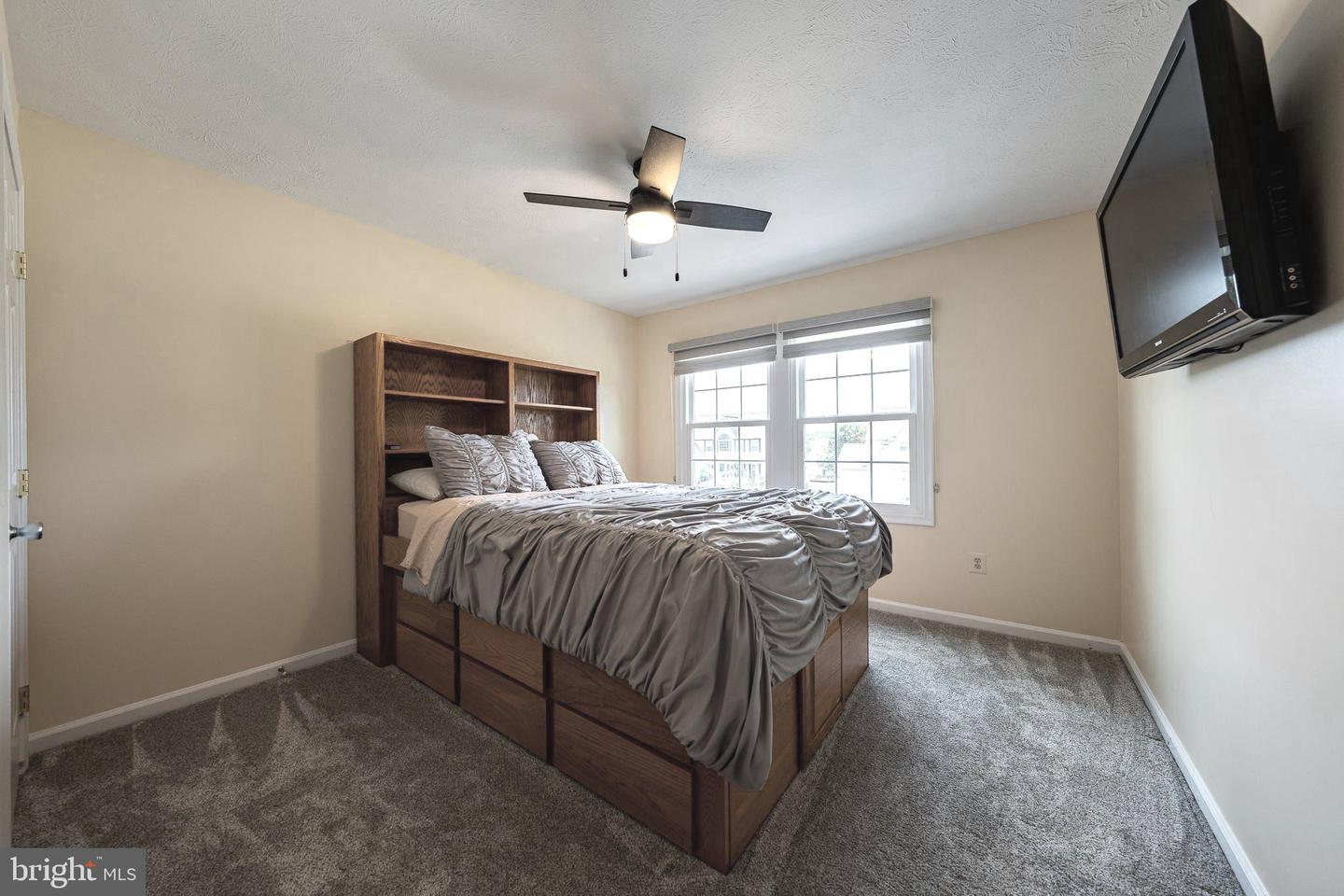 6025 Kennard Ct Property Photo 24