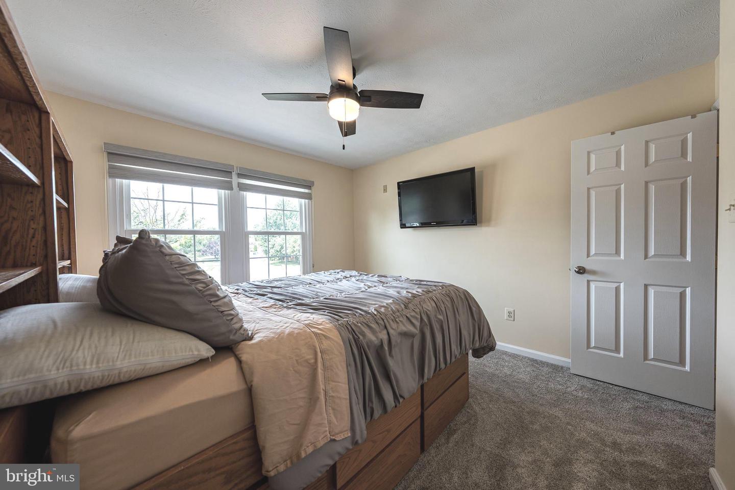 6025 Kennard Ct Property Photo 25