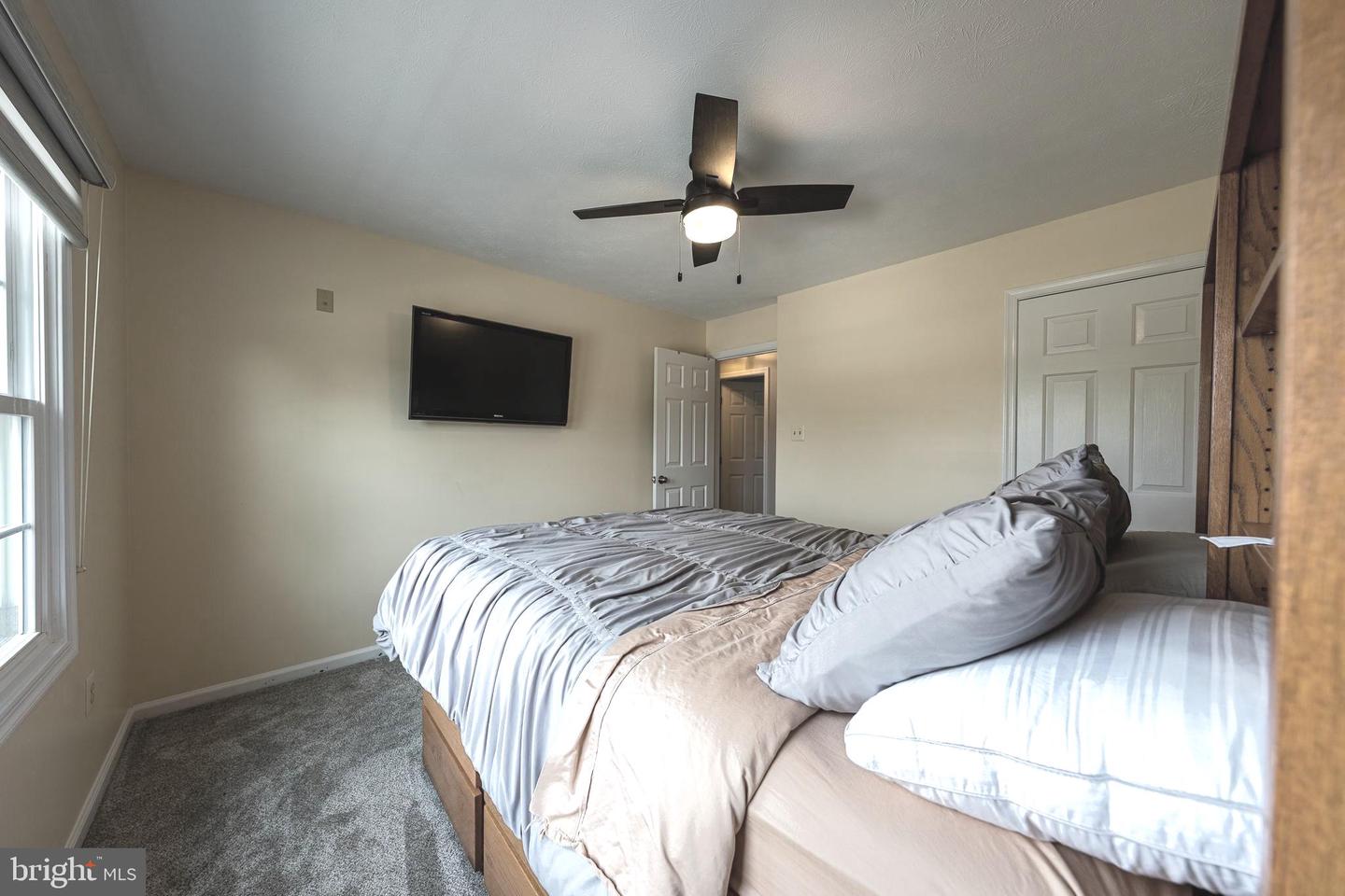 6025 Kennard Ct Property Photo 26
