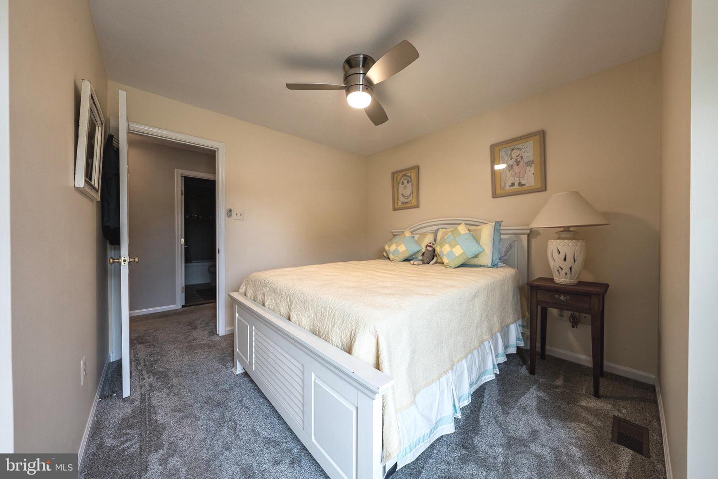 6025 Kennard Ct Property Photo 28