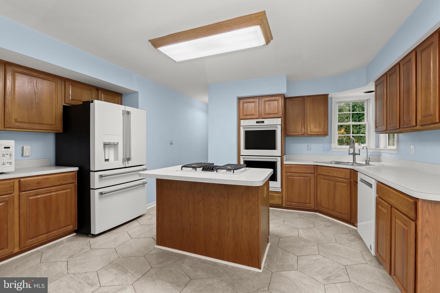1003 Summer Sweet Ln Property Photo 6