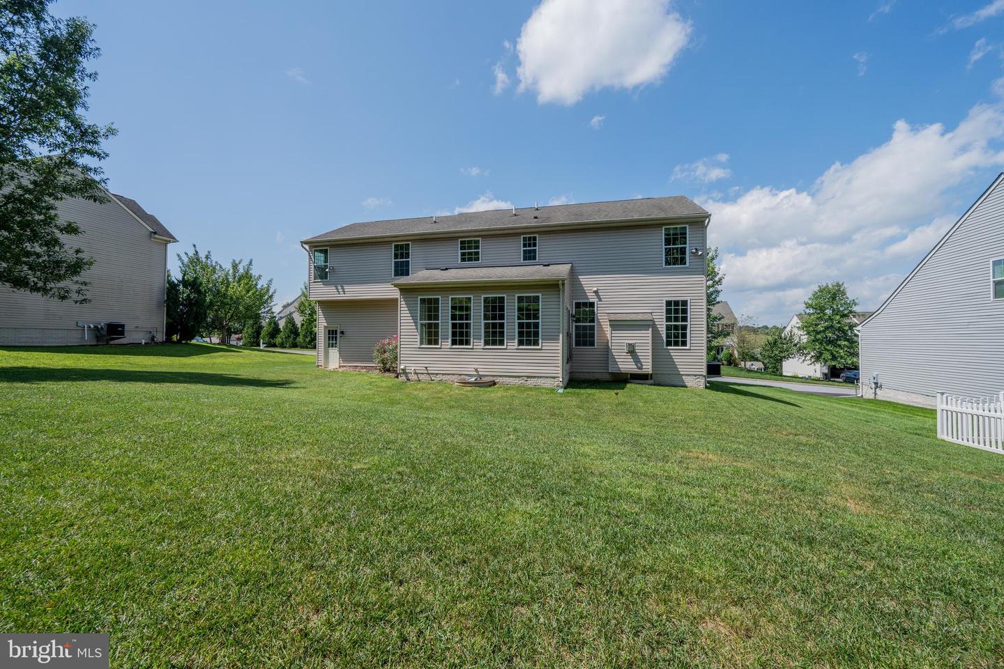 2105 Fieldbrook Ln Property Photo 11
