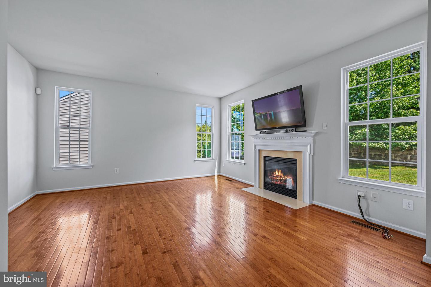 2105 Fieldbrook Ln Property Photo 24