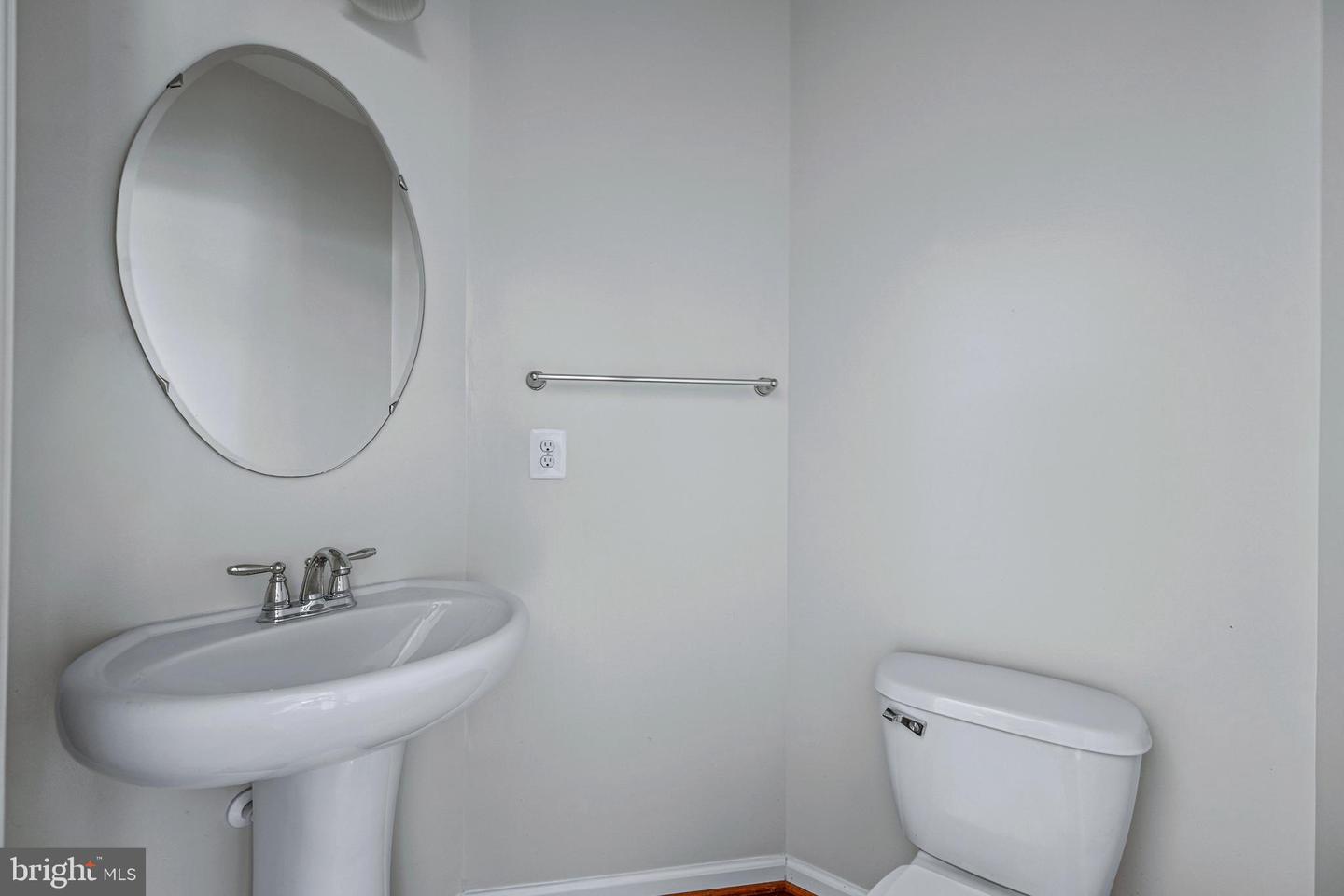 2105 Fieldbrook Ln Property Photo 29