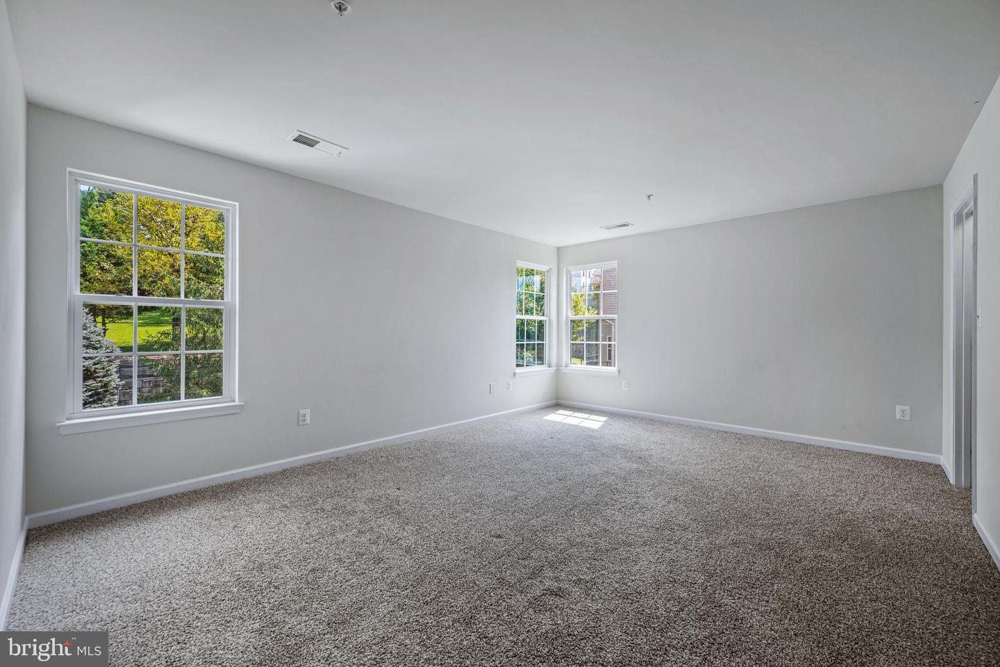 2105 Fieldbrook Ln Property Photo 30