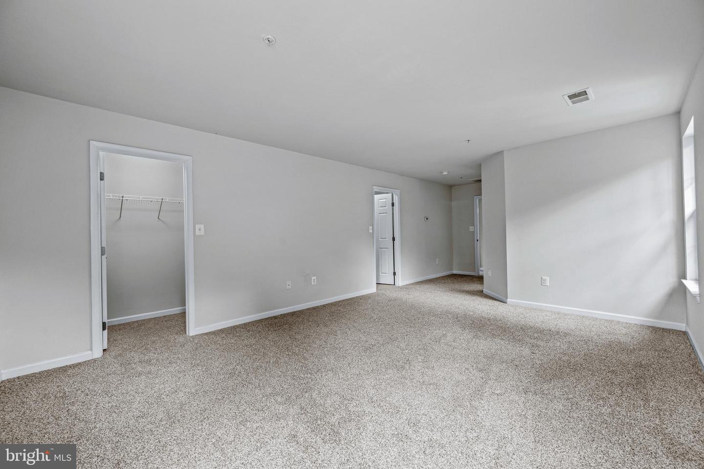 2105 Fieldbrook Ln Property Photo 33