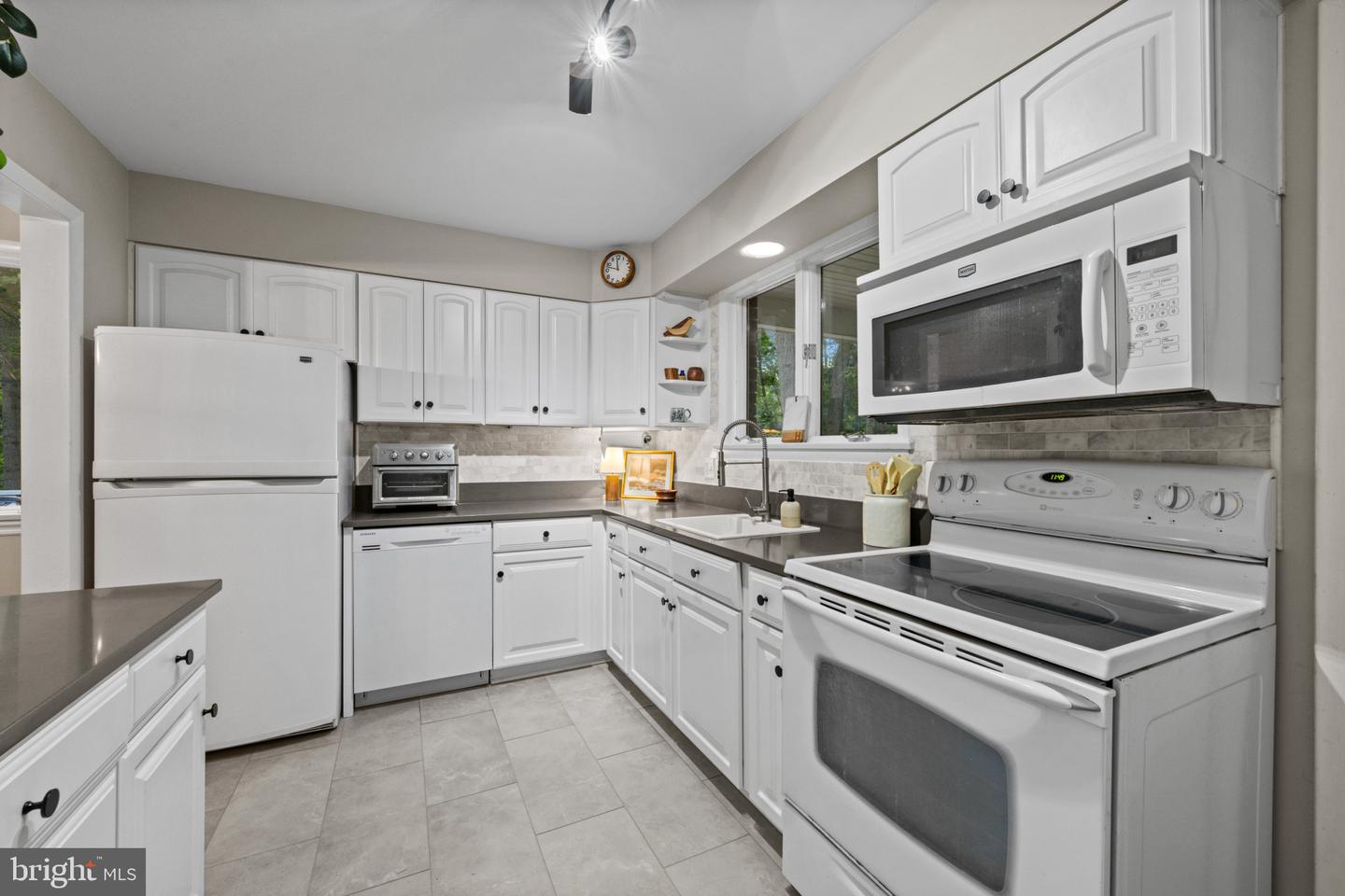 1508 Springlake Way S Property Photo 5