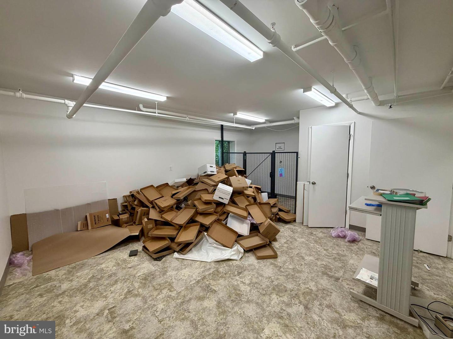 4030 Gill Ave Property Photo 6