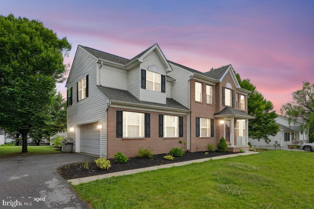 207 Bentley St Property Photo 1