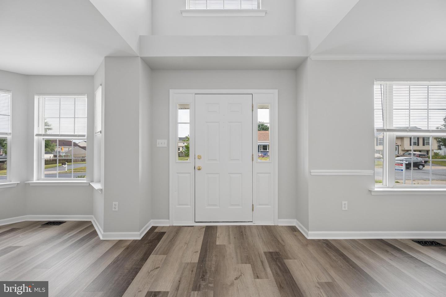 207 Bentley St Property Photo 5
