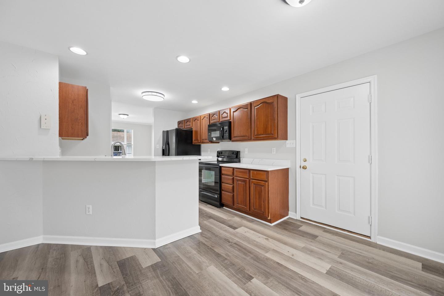 207 Bentley St Property Photo 29