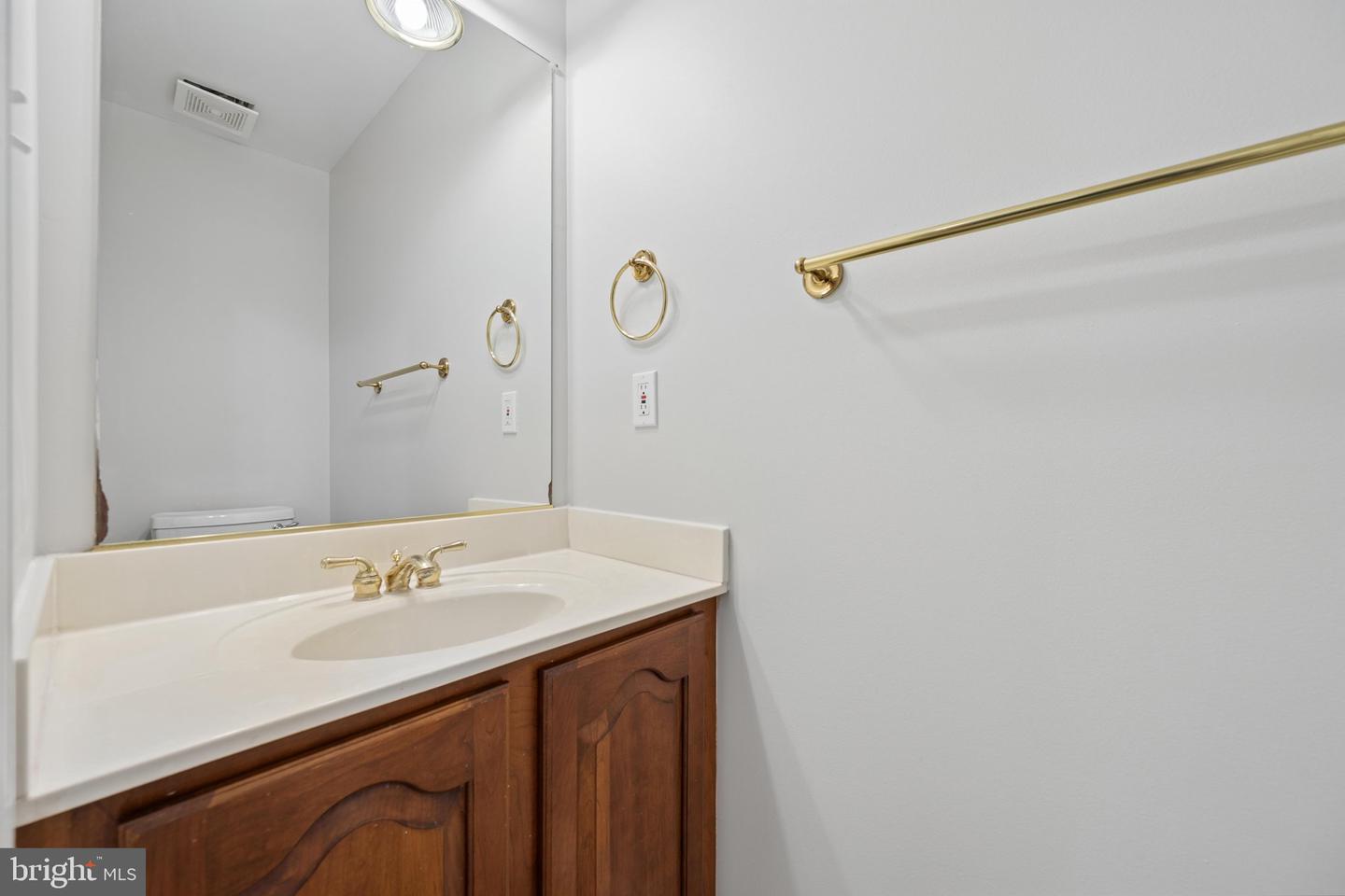 207 Bentley St Property Photo 37