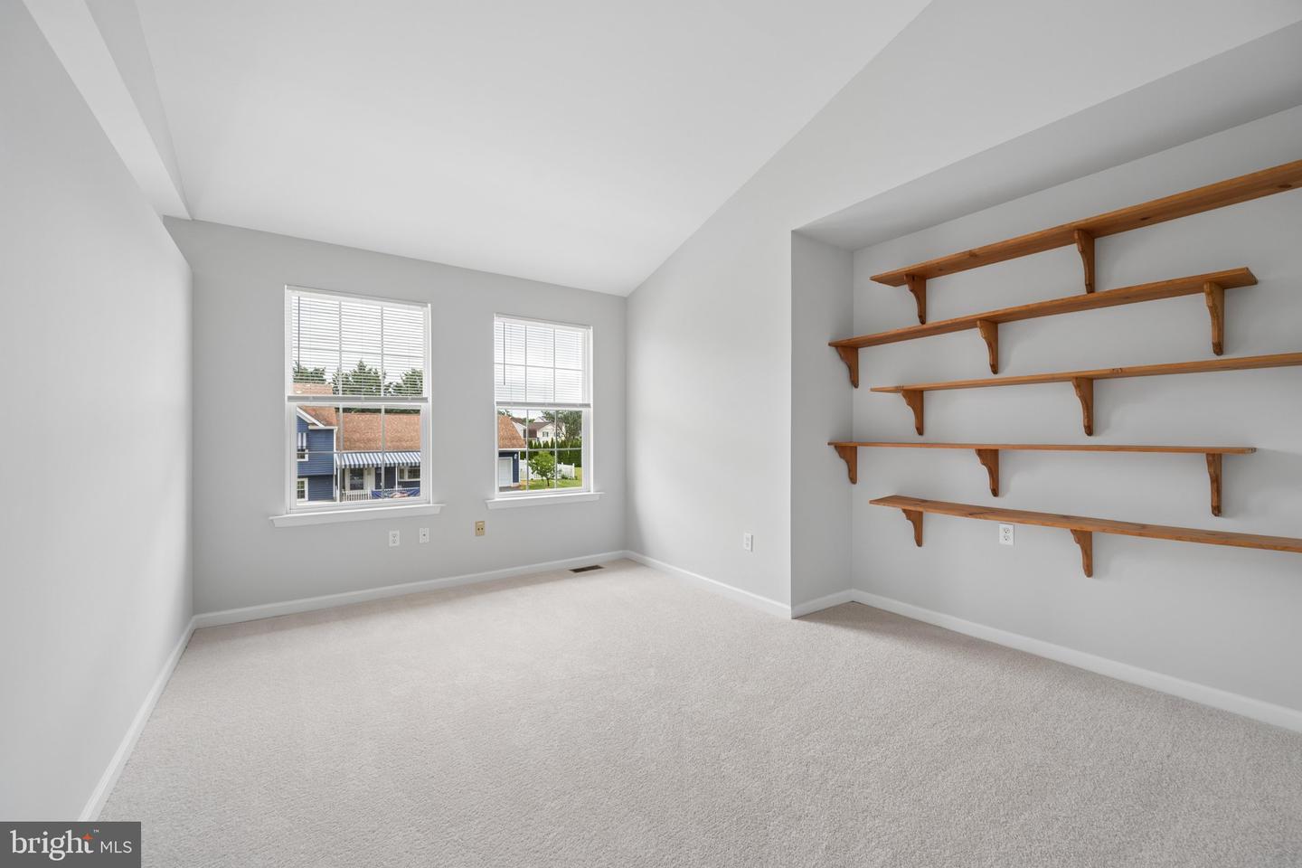 207 Bentley St Property Photo 56