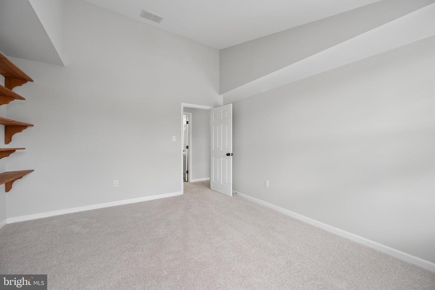207 Bentley St Property Photo 57