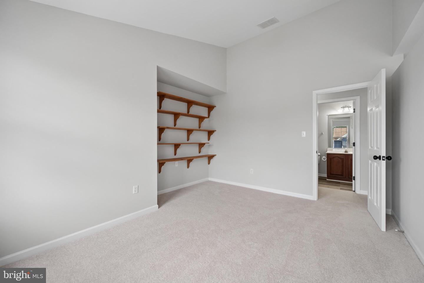 207 Bentley St Property Photo 58