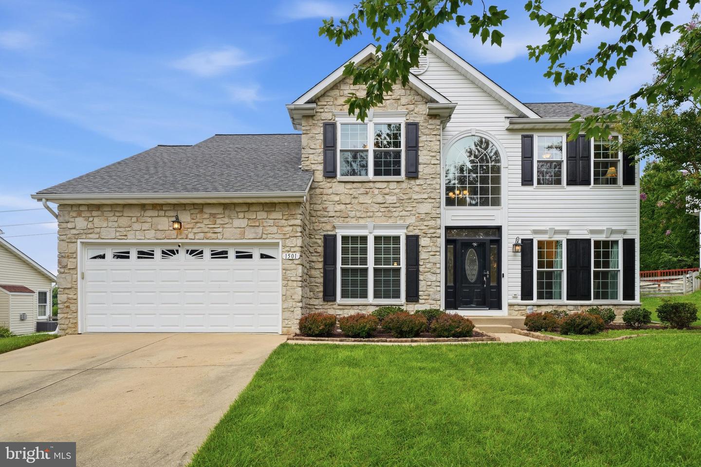1501 Summer Sweet Ln Property Photo 1