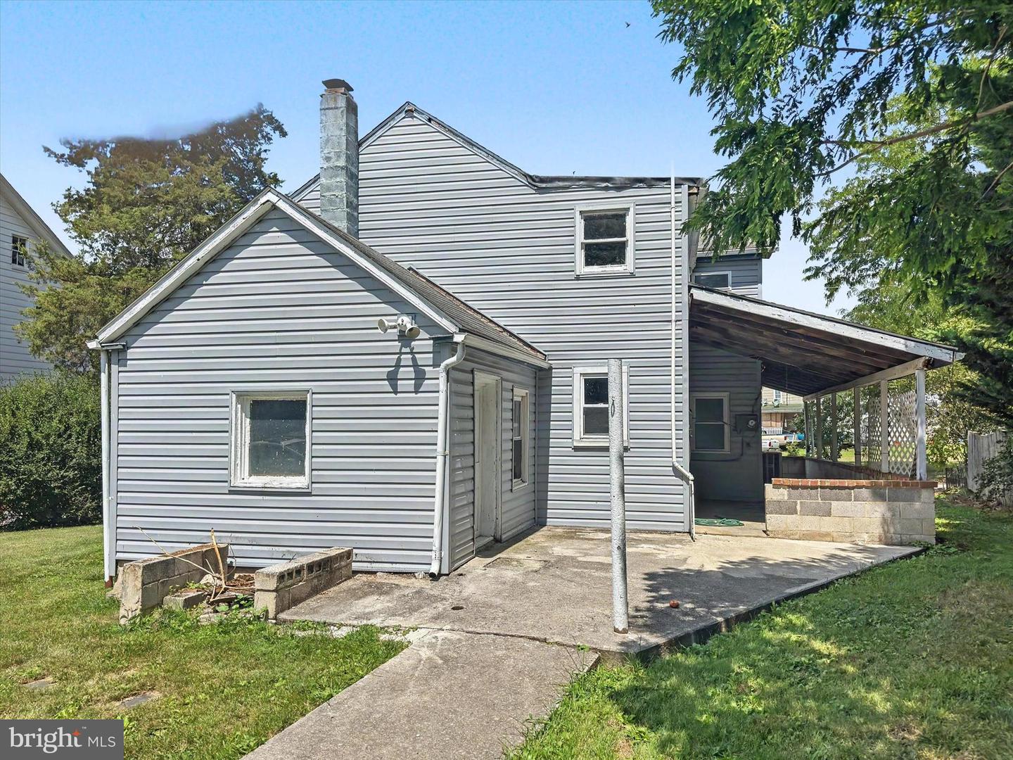 5949 Conover Rd Property Photo 2