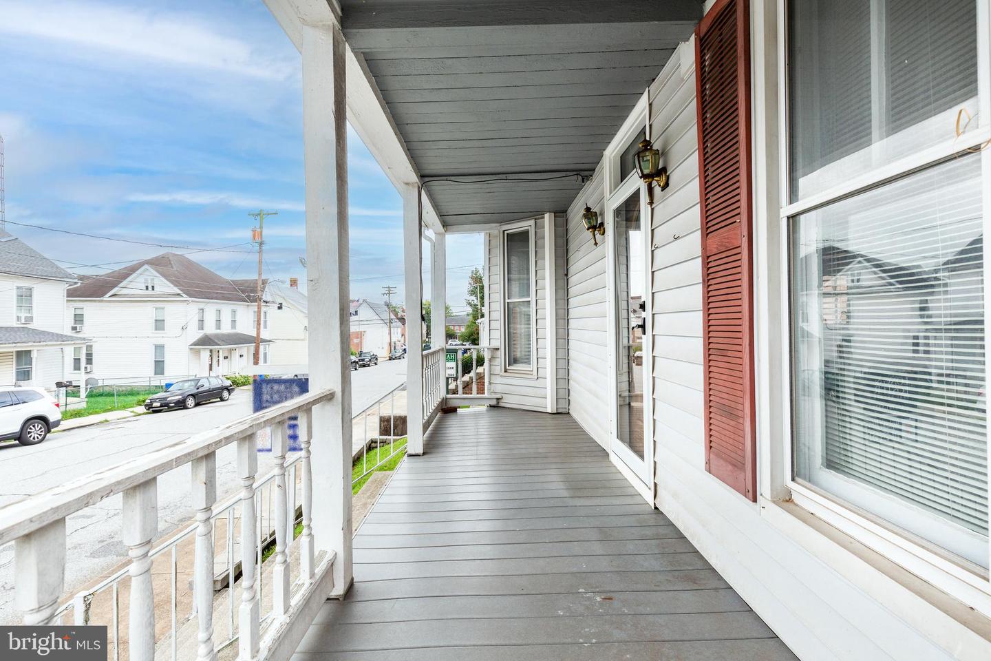 22 Middle St Property Photo 4