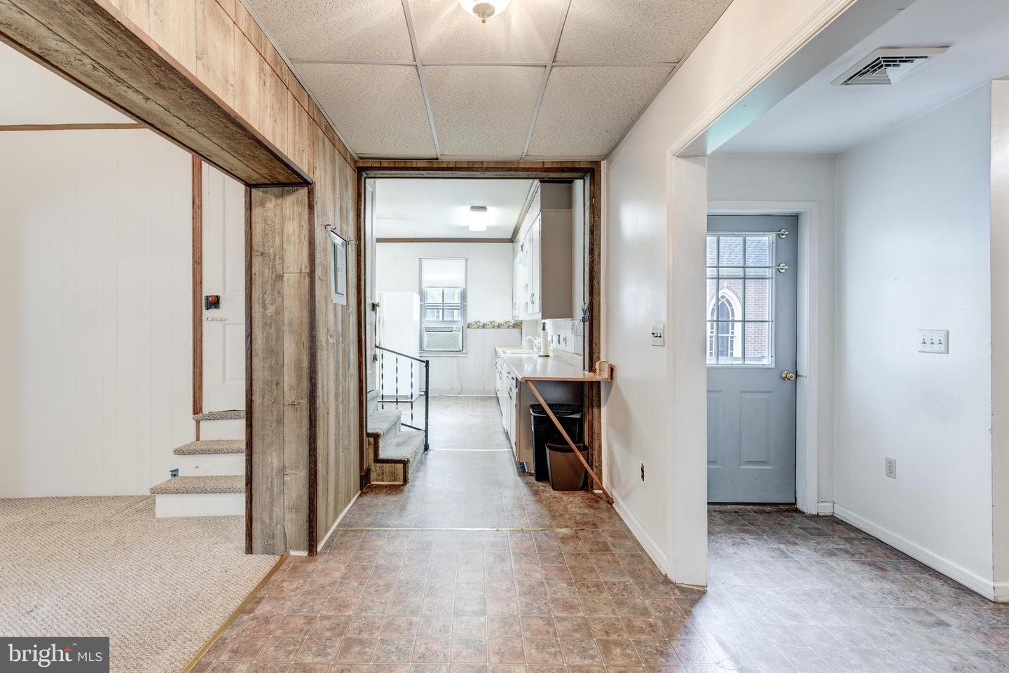 22 Middle St Property Photo 6