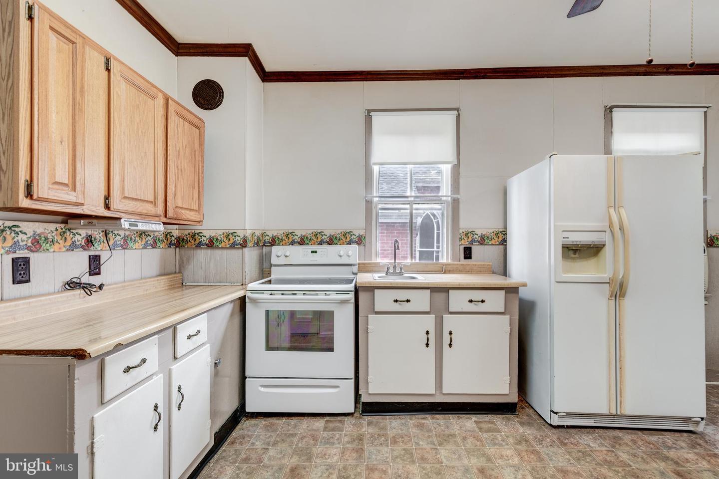22 Middle St Property Photo 10