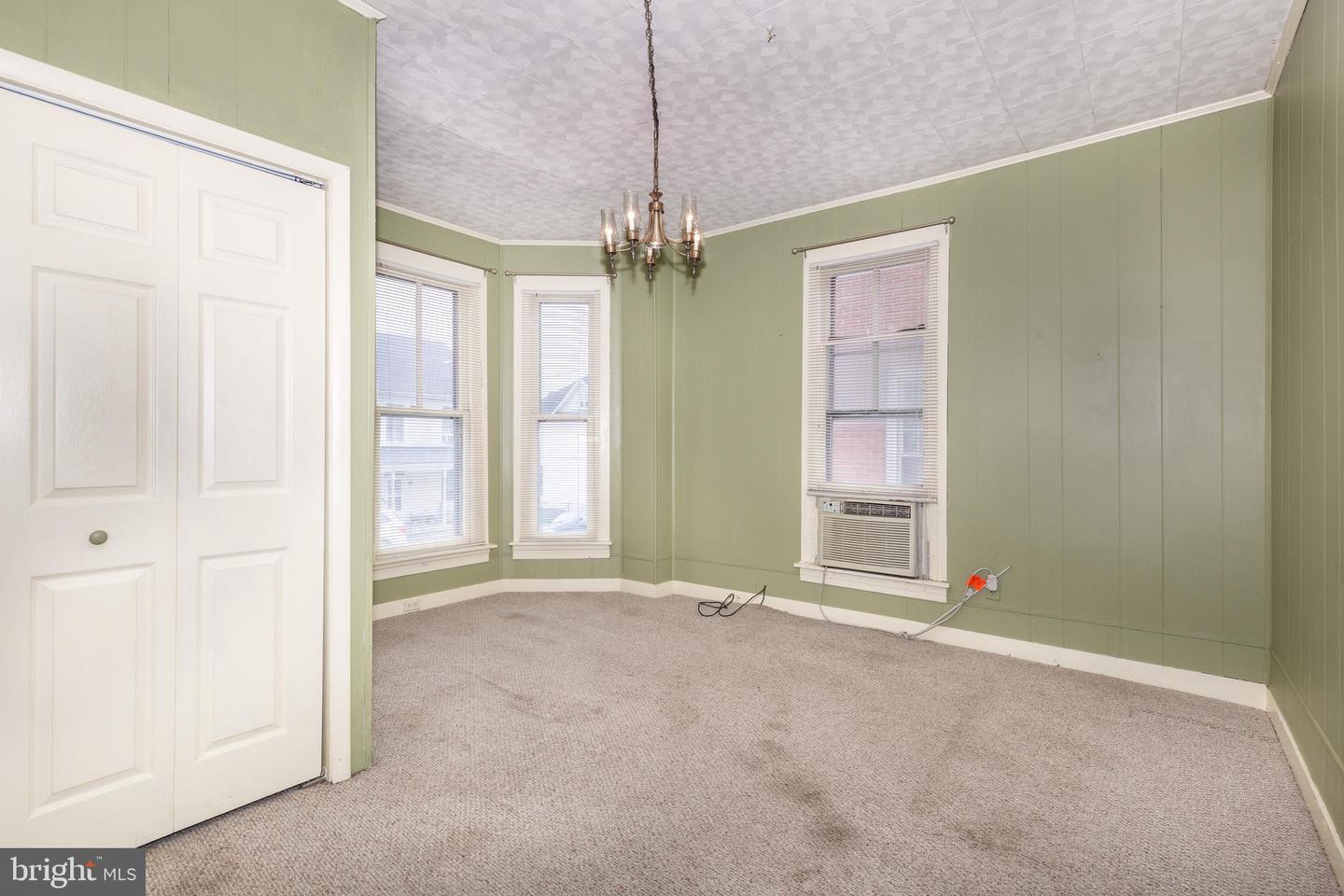 22 Middle St Property Photo 14