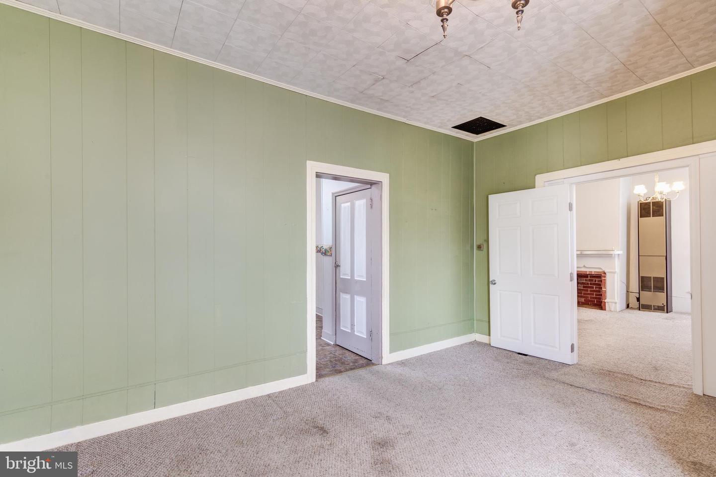 22 Middle St Property Photo 16