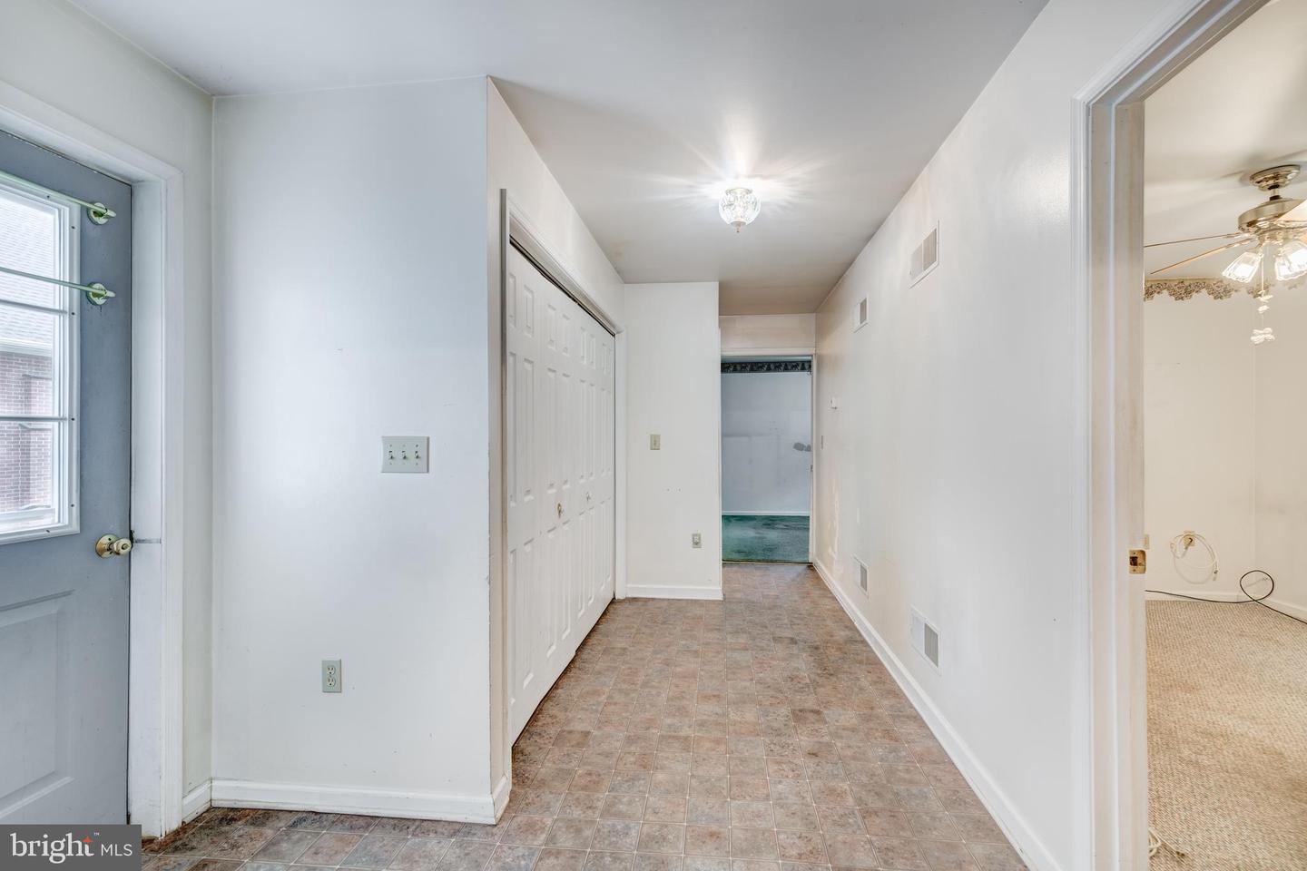 22 Middle St Property Photo 24