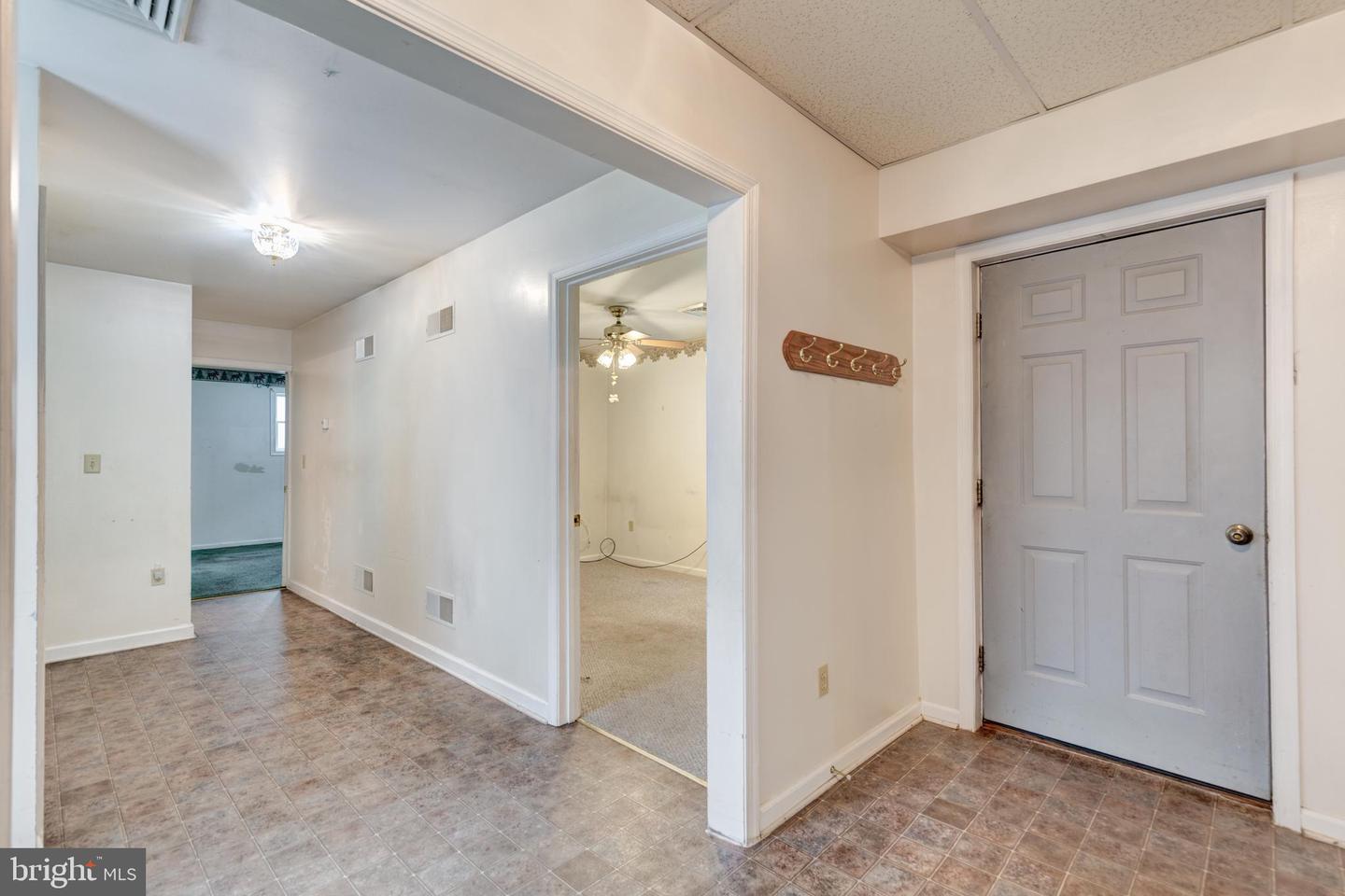 22 Middle St Property Photo 26