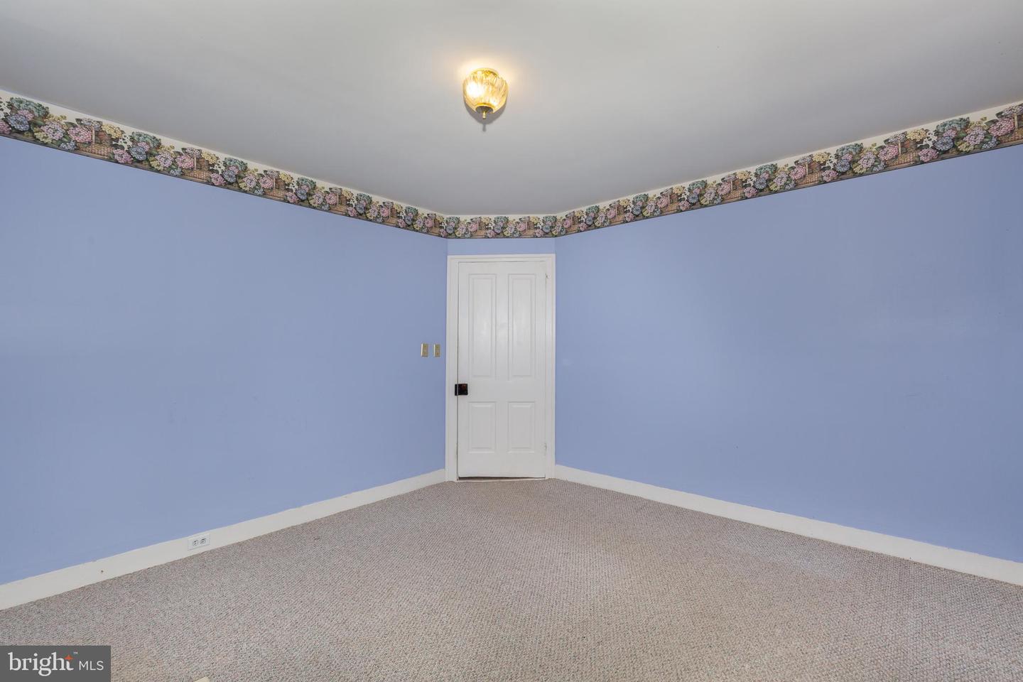 22 Middle St Property Photo 33