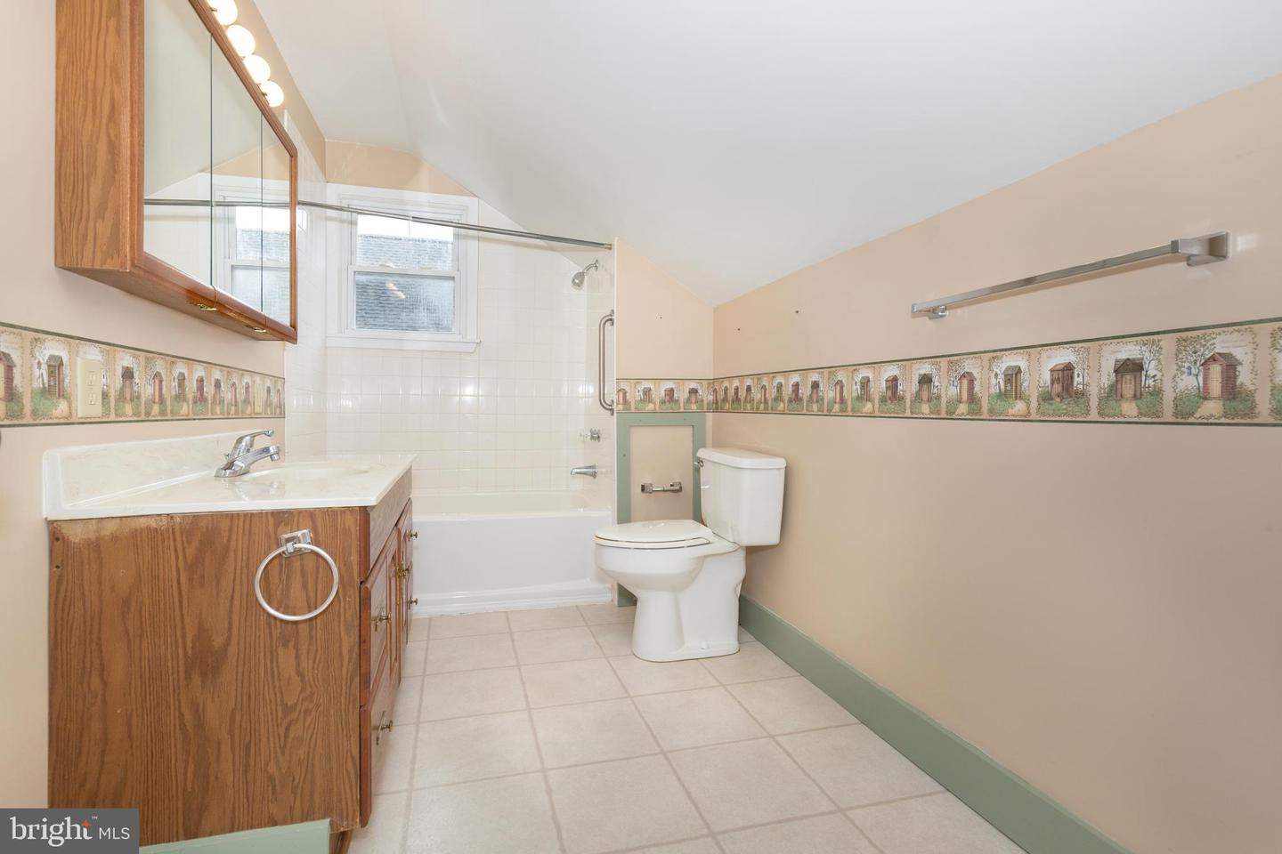22 Middle St Property Photo 38
