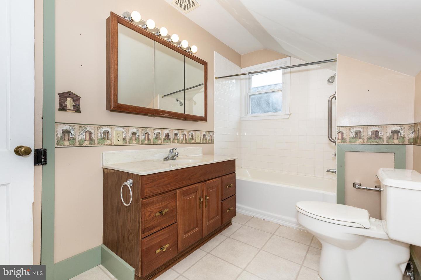 22 Middle St Property Photo 39